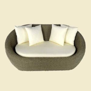 Sofá Casual com estrutura de alumínio, revestida com Corda Náutica. Acompanha acolchoados elaborados com tecido Acquablock, próprio para ambientes externos.